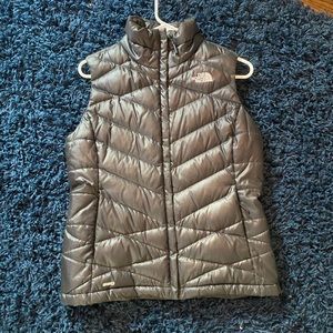 North face woman’s vest